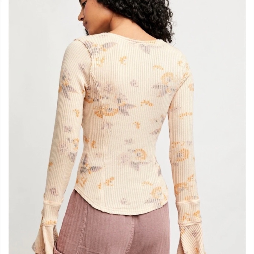 Free People LAYER ME HENLEY TOP NWT - Picture 9 of 16
